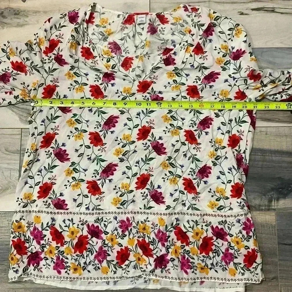 Old navy Floral Blouse v-neck Women’s Size Large - Picture 3 of 6